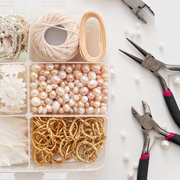 10 Back in Trend: Pearls, Gold And Peachy Highlights
